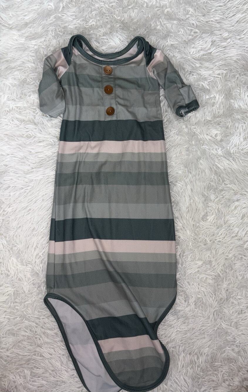Caden Lane 6/8 Mo. Green Striped Open Bottom Sleep Sack. Soft, Comf. Nt. Desc**